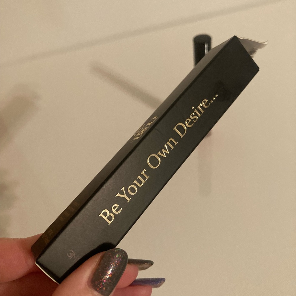 BYOD LONGING LIPS MATTE LIQUID LIPSTICK with Vitamin E - Straight Forward - Picture 3 of 10